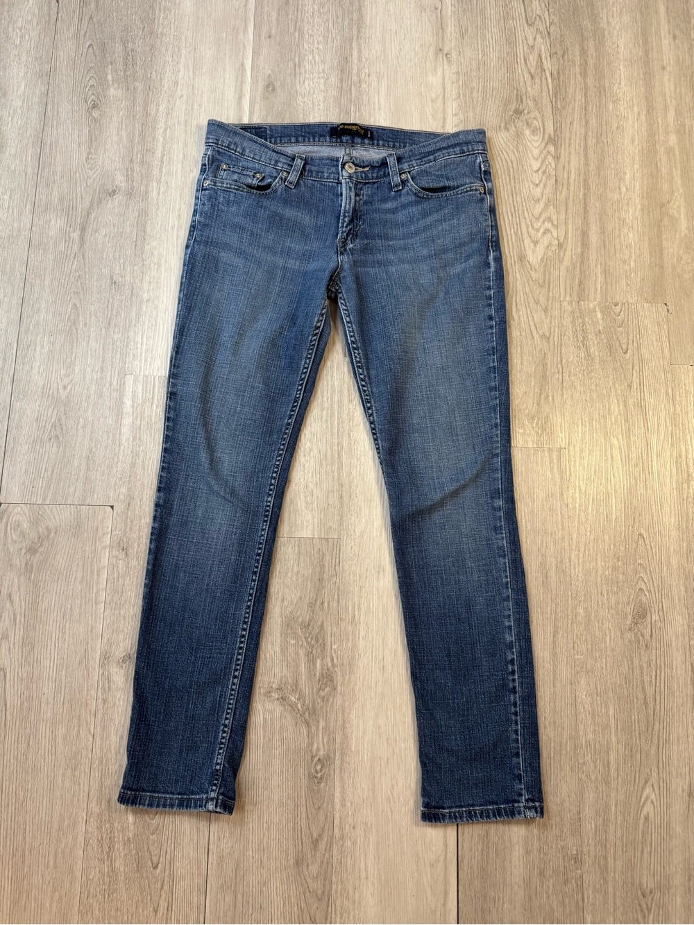 Levi’s 524 too super low Womens Medium Wash Stretch Straight Blue Denim Jeans 11
